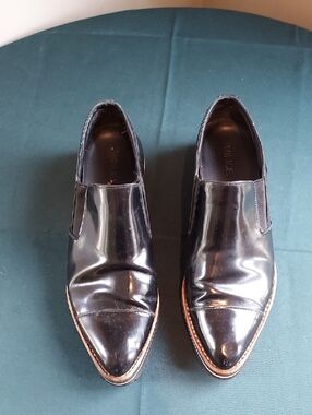 Vince Black Patent Leather Slip-On Loafers Size 8.5